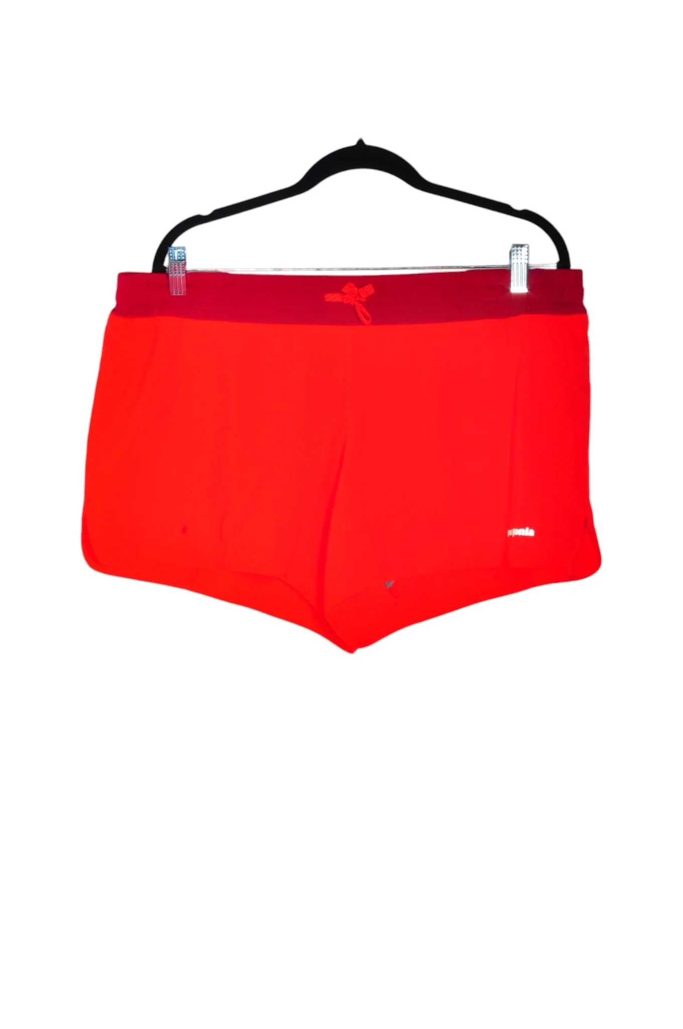 PATAGONIA Women Activewear Shorts & Skirts Regular fit in Red - XL
